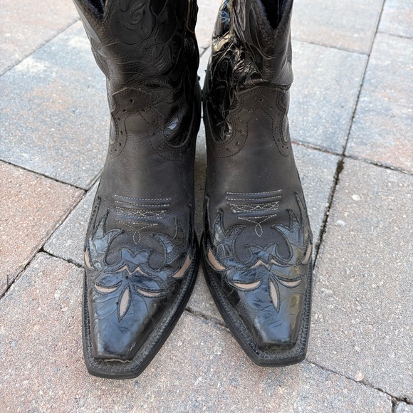 ARIAT Women's Dahlia Embossed Wingtip Cowgirl Boot Snip Toe 10011914 - Size 7.5 - Picture 4 of 13